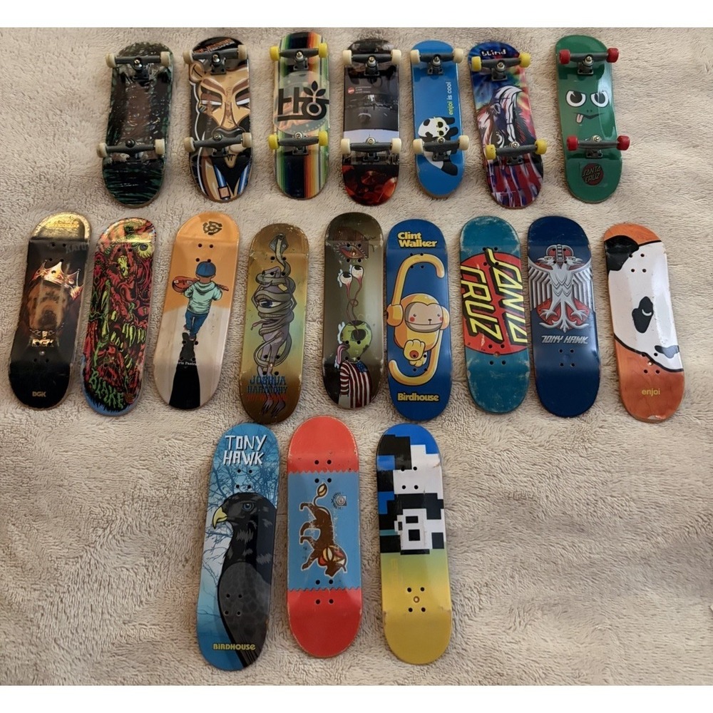 Lot Of 19 Tech Deck Boards And Skateboards‎ With Wheels